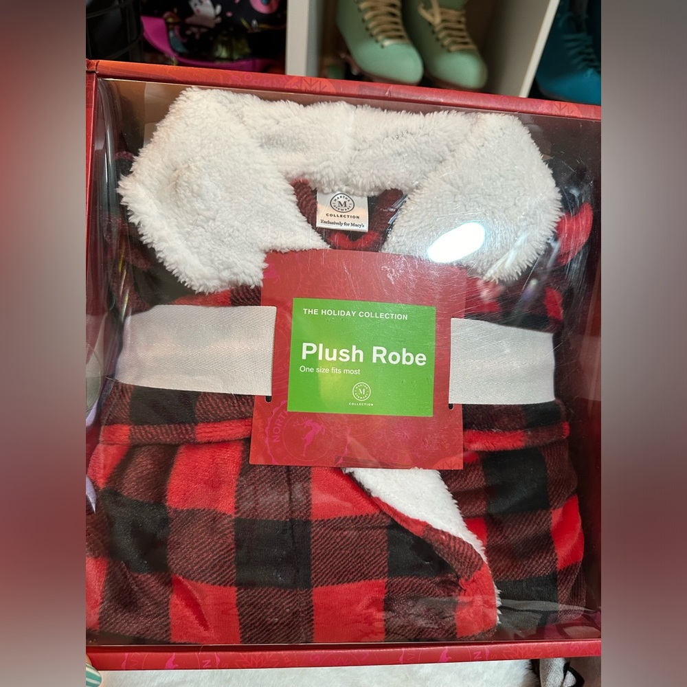 Martha Stewart plush bath robe
